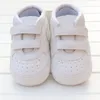 Pierwsze spacerowiczów maluch dla dzieci chłopcy buty dla dziewcząt Born niemowlę miękkie podeszwy Sneakery Bebe Anti-Slip Crib Buty na 0-18 miesięcy Dziecko 230203