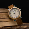 Wristwatches Bobo Bird Bamboo Wood Men's Watches Leather Strap Simple Disual Wristwatch Custom Logo Pack في Gift Box Dropshippping