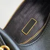 Handväskor Designe Rcrossbody väskor Solid Color Designer Bag Channel Väska Kvinnspåse Dumpling Triangle Metal Sheet Calf Läder axelväska Handväska underarmsäckar