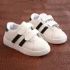 Tênis de tênis tênis de sapatos para crianças sapatos para crianças pequenas sapatos de criança moda moda casual leve respirável esporte suave correndo sapatos infantis 230203