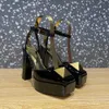 Cuir verni super haute POMPES Chaussures Habillées Sandale Femme 13cm Designers de Luxe Plate-Forme Slingbacks Boucle Classique Sangle de Cheville Agrémentée Usine de Chaussures