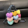 sacs à bandoulière sacs à main sac pour femme 2022 hiver nouveau sac seau en peluche occidentalisé mode sac à bandoulière tendance 230204