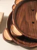 Piatti Vassoio in legno di noce nera Simpatico cartone animato Orso Sharp Japan Style Dessert Contenitore Piatto in legno smerigliato da 12 pollici irregolare