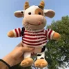 Bambole di peluche 26 cm Cartone animato Mucca da latte Bambola di peluche Simpatica simulazione Bovini Animali Giocattoli di peluche Maglione imbottito morbido Cuscino di mucca Regali di compleanno per bambini 230203