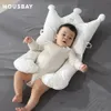 Travesseiros Crown travesseiro de bebê em berço nascida no travesseiro de pilhar ajustável almofada de segurança confortável suporte de proteção de cabeça de bebê 230203