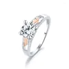 Fedi nuziali Anello di fidanzamento con zirconi cubici a taglio rotondo con ala d'amore per le donne Accessori per gioielli di moda con diamanti finti
