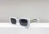 Dames zonnebril voor vrouwen Men Sun bril Mens Fashion Style Beschermt ogen UV400 -lens met willekeurige doos en case 90502