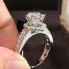 Klusterringar 18K AU750 Vittguldkvinnor Ring Moissanite Diamonds 1 2 3 4 5 Rund Lyxig bröllopsfest engagemangsjubileum