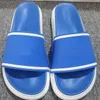 2023 Designer Slippery heren- en dames slippers Zomer sandalen strand gladde platte tafel dameshuis mode schoenen flip-flops casual slippers 34-46 -a m m