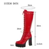 Stiefel 2023 Patentleder Plattform Kniehohe Gothic Schwarz Weiß Mode Schnürung Quadratischer Absatz Lange Frauen Gute Qualität