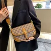 Väskor Kvinnors nya populära klassiska mångsidiga lilla fyrkantiga väska Postman väska Single Shoulder Crossbody Bag