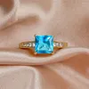 Pierścionki ślubne Śliczne żeńskie kryształowy niebieski kamienny pierścionek vintage żółty złoty kolor dla kobiet mała narzeczona kwadratowa cyrkon zaręczyny