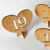 Ciotole da 1-20 posti in carta Forniture per feste di matrimonio in legno Tavolo segnaposto con numero cavo a forma di cuore