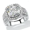 Anneaux de mariage Huitan Trend Eternity Femmes Luxe Pavé Sparkling Cristal Zircone Cubique Classique Élégant Dames Bijoux En Vrac