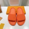 2023 Designer Slippery heren- en dames slippers Zomer sandalen strand gladde platte tafel dameshuis mode schoenen flip-flops casual slippers 34-46 -l