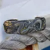 Bangle Classic Chinese Style Jewelry Present Carved Life Dragon Metal Armband för män