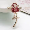 Brooches Elegance Flower Pin Rhinestone Fashion Jewelry Red Color Painted Rose Brooch White Giraffe Breast Metal Lady Garment