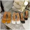 Tofflor 2023 Summer Women Wood Grain Heel Sandaler Kvinnlig märke Design smal band Square Open Toe High Slide