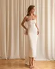 Abiti da sposa senza spalline minimalista semplice guaina Elegante raso aperto indietro Sexy Boho Garden Beach Abiti da sposa con fiocco Lunghezza tè Abito da ricevimento sposa CL1522