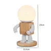 Lampade da tavolo Simpatico Robot Lampada da scrivania USB Nordic Moderno Creativo Led in legno Bambini Bambini Camera da letto Comodino Mini Luci notturne Decor