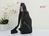 Kvalitetsmän handväska crossbody axelpåsar Satchels messenger väskor svart rutnät designer handväska mobiltelefon förvaring män bröstsäck man handväskor ryggsäck