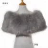 Sciarpe 2023 Donne di Inverno Finta Pelliccia Avvolge Lusso Fluffy Scrollata di Spalle Da Sposa Scialle Da Sposa Stola Elastica Elegante Caldo Femminile Del Partito Del Capo Mantello