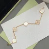 classic designer gold bracelet link Valentines Day lucky clover 18K gold agate shell pearl mother daughter jewelry wedding mothers day jewelry womens gift bracelet
