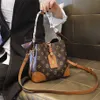 2023 Borse Liquidazione Outlet Vendita online Nicchia da donna nuova annata singola spalla secchiello moda alto senso tendenza borsa a tracolla da donna