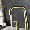 Rubinetti per lavandino del bagno Rubinetto in ottone dorato spazzolato di alta qualità Rubinetto per lavabo a doppia maniglia a tre fori per acqua fredda