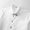 Kobspin 80%면 셔츠 남성 캐주얼 슬림 긴 슬리브 비즈니스 남성 드레스 셔츠 고급 금속 플라켓 솔리드 화학 homme m-4xl