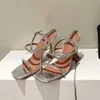 Amina Muaddi Rose Red 95mm Crystal Empelled strap spole klackar klack för tofflor för tofflor som sommardesigners skor sandaler