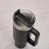 Tumblers 40OZ Äventyrsdämpare Tumbler i rostfritt stål termosvakuumkoppar med handtag och sugrör Resevattenflaska BPA-fri stor mugg 230204