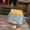 Borsa per fotocamera laser di moda Borsa a tracolla con cerniera unisex Borsa per postino Borse a tracolla di alta qualità Borse a tracolla da donna originali Shi256A