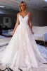 202 Magnifiques robes de mariée boho robe nuptiale en dentelle applique spaghetti bretelles une ligne recouverte de balayage arrière