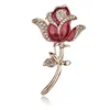 Brooches Elegance Flower Pin Rhinestone Fashion Jewelry Red Color Painted Rose Brooch White Giraffe Breast Metal Lady Garment