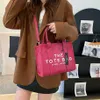 2023 portemonnees opruiming outlet online verkoop gestileerde middelgrote letter afdrukken scrub Koreaanse dames schouder mode schuine straddle draagtas
