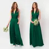 Emerald Green Bridesmaid Dress Silk Satin Infinity Jumpsuits With Pockets Garden Wedding Party Gästklänningar V-ringning Prom Special Tillfälle Wear