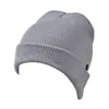 Bérets femmes hommes hiver bonnet tricoté chapeau avec oreille anti-serrée pour la protection 2 boutons latéraux simple couleur unie casquette de crâne à revers
