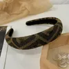All-Match-Schwamm-Stirnband im französischen Stil, Buchstaben, Retro, breite Version, verdicktes Internet-Promi, alte Stile, Presbyopie-Haarband
