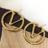 Wysokiej jakości projektanci kolczyków obręczy dla kobiet Big Circle 4 cm Hoops Gold Studs Kolczyki Letter Studs Luksusowy projektant biżuterii