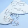 Sonnenbrillenrahmen YIMARUILI Ultraleichte, flexible TR90-Reintitan-Retro-Quadrat-transparente optische Brillengestelle für Männer und Frauen