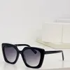 نظارة شمسية للنساء للنساء أحدث الأزياء الأزياء نظارات شمس الرجال Gafas de sol Glass UV400 مع مربع مطابقة عشوائي 23zs