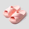 Pantoufles à plateforme en mousse d'extérieur pour femmes, pantoufles d'intérieur pour la maison, chaussures tendance, rose, blanc, noir, antidérapantes, basses, pour femmes et filles, chaussures de salle de bain de plage