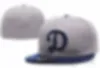 2023 Mäns monterade baseballmonterade hattfläktar Royal Blue White Mix Order Storlek Stäng platt Bill Bas Ball Snapback Caps Bone Chapeau Full Black Color MA31-02