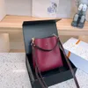 Cachés Varios Desingers Bolsos Bolso de diseñador Bolsos de hombro Mujeres Fresa Estampado Bolso de cubo Cartera de cuero Bolso de compras Bolsos cruzados 230207