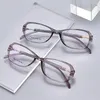 サングラスアンチブルーレイリーディングメガネ女性のファッションライトネス0 1.0 1.5 2.0 2.5 3.0 3.5 4.0眼鏡群。
