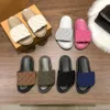 Luxe Slipper Sandalen Zwembad Kussen Platte Reliëf Muilezels Designer Slides Damesschoenen Zomer Echt Leer Cool Comfort Slippers Wit bedrukt Mode heren Slide