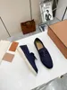 Классические туфли Дизайнерская обувь Повседневная мужская обувь Trample Lazy Loafers Женские плоские аутентичные воловьей кожи с металлической пряжкой Леди Кожаные мулы с буквенным принтом Princetown размер 35-40-41 С коробкой