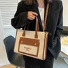 Sac à main en magasin 95% de réduction sur le dédouanement en gros sac en cuir portable de haute qualité pour les femmes 2023 nouveau style Wtern-style polyvalent une épaule Msenger coton et chanvre fourre-tout