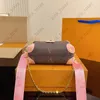レディースラグジュアリーゴールドチェーンクロスボディプロセスデザイナーハンドバッグレトロフラワーズファッションピンクのストラップバッグ女性ショルダーバッグハンバッグトップ